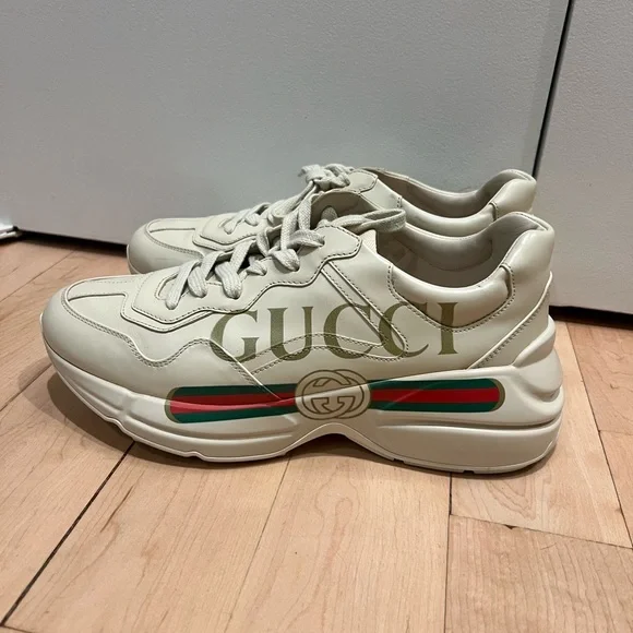 Gucci Off-White Sneakers with Logo Accent - Picture 1 of 8